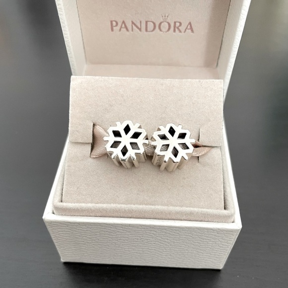 Pandora snowflake charms - Picture 1 of 2